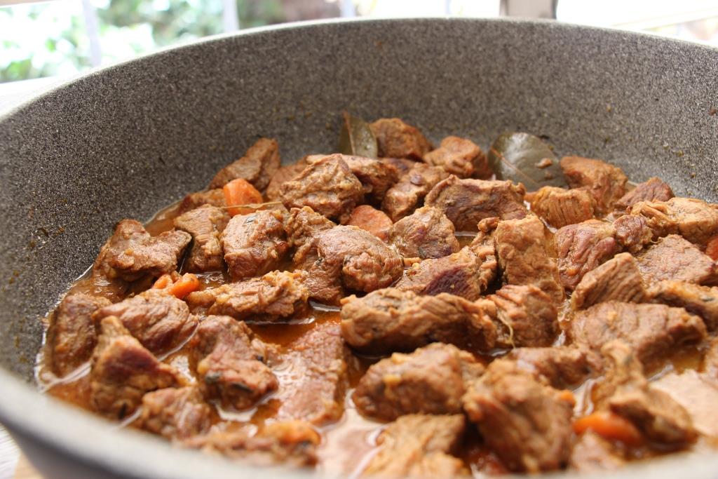 Кулинарные азы - тушим мясо