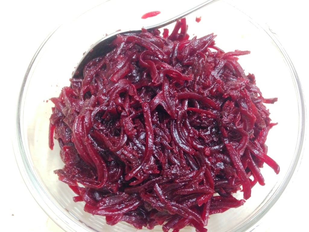 Салат из свеклы с сыром фета