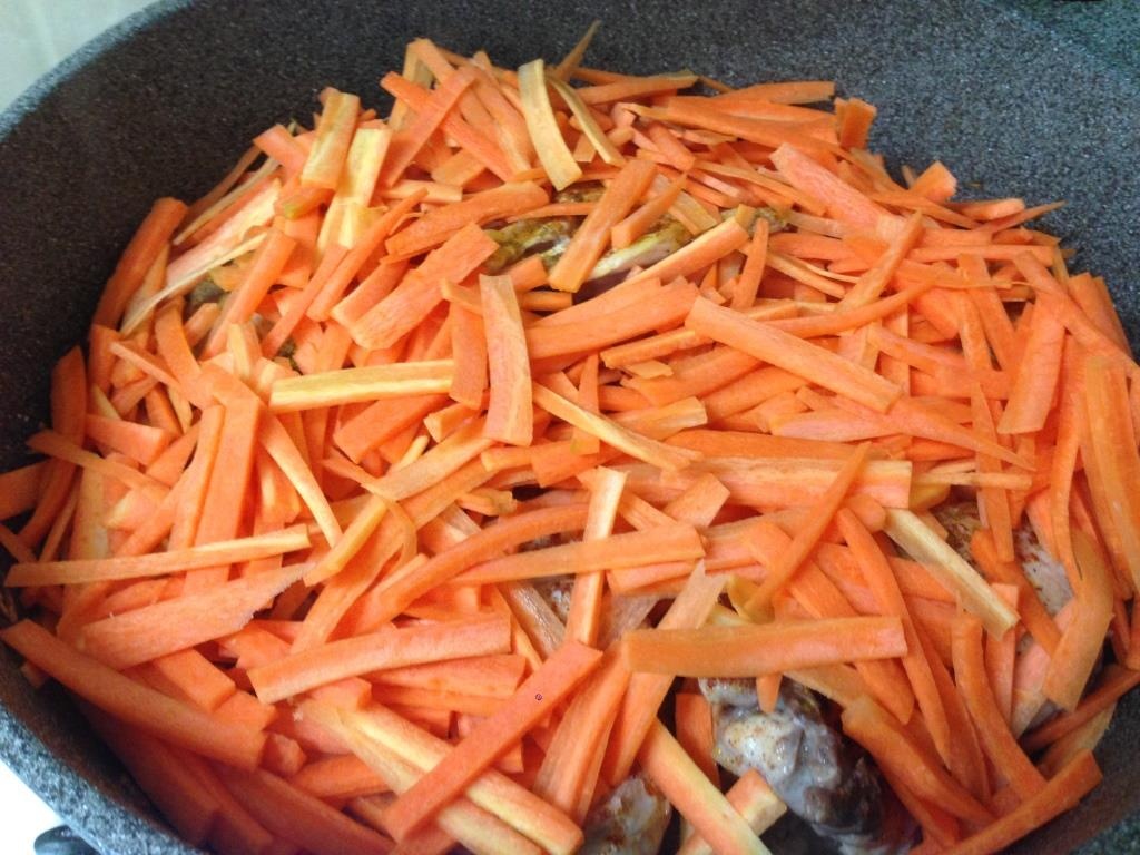 Плов с курицей и клюквой
