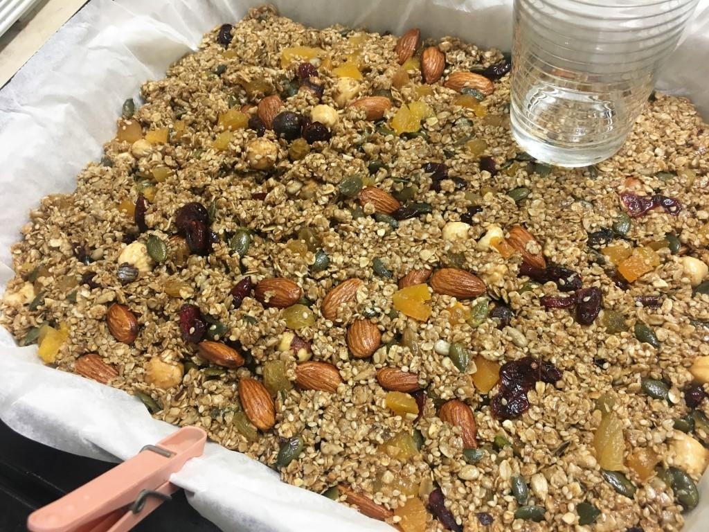 Энергетические батончики с сухофруктами и орехами