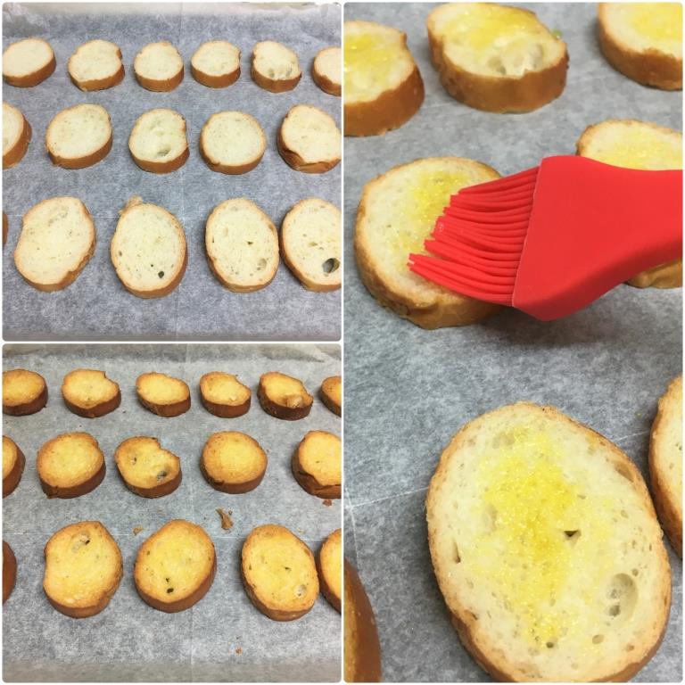 Брускетта с сыром горгонзола и медом