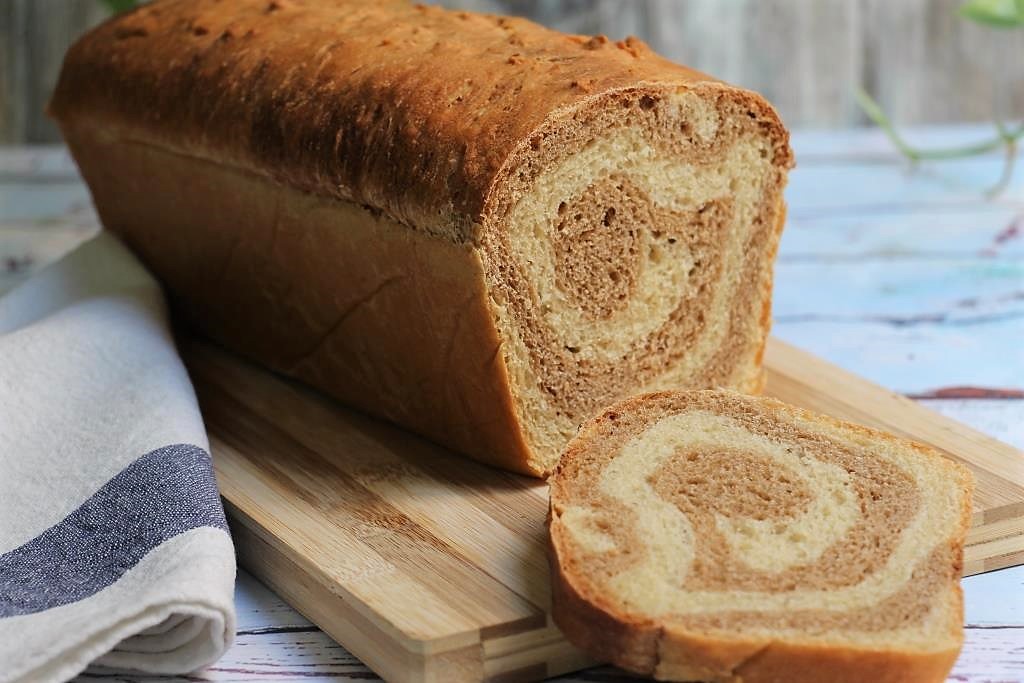 Спиральный хлеб из спельты