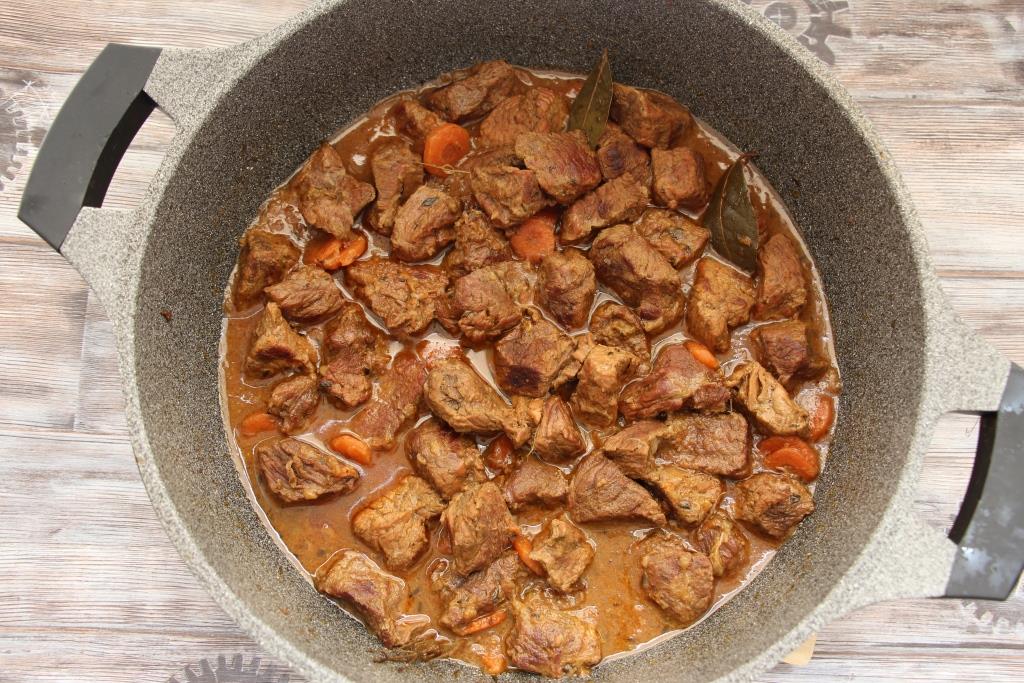 Кулинарные азы – тушим мясо