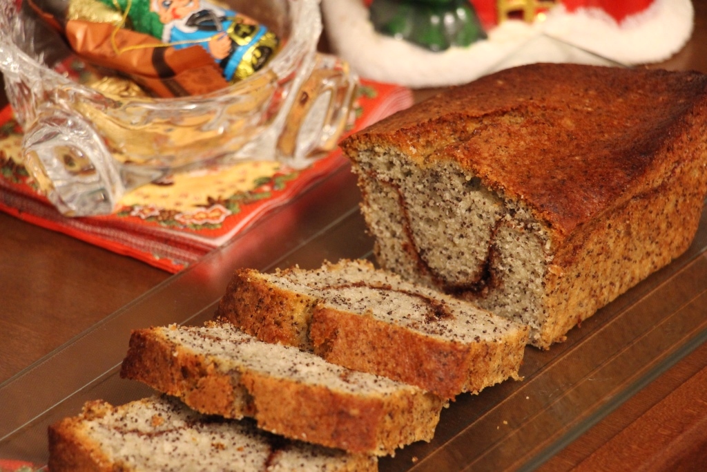 Маковый кекс с корицей