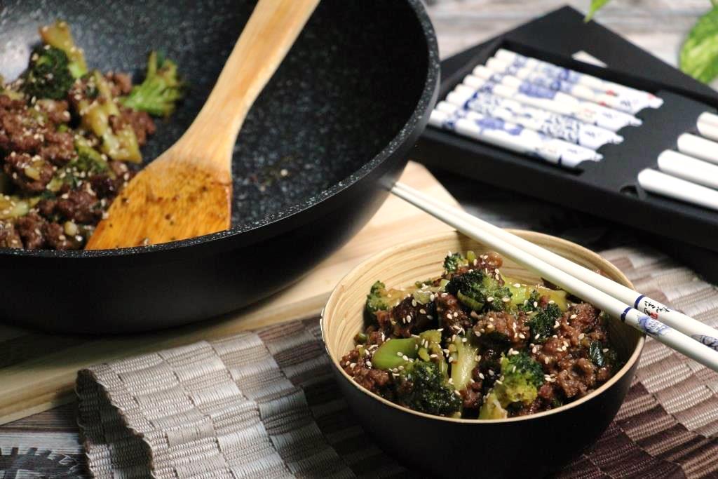 Стир-фрай из говяжьего фарша с брокколи