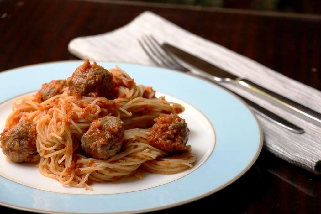 Говяжьи тефтельки в соусе розе