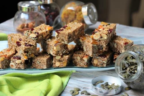 Энергетические батончики с сухофруктами и орехами