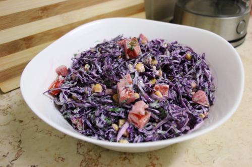 Салат с фиолетовой капустой