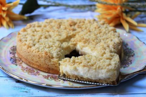 Насыпной пирог с кремом патисьер (Sbriciolata alla crema pasticcera)