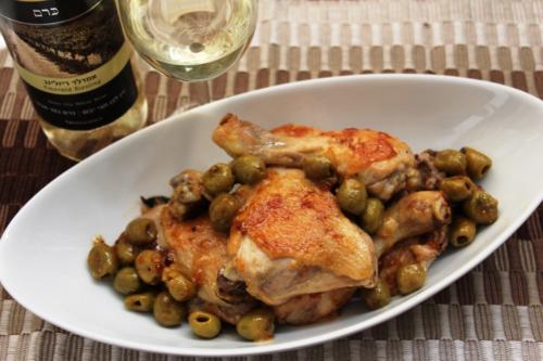 Курица с оливками и белым вином