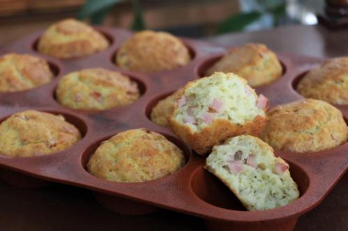 Закусочные кексы с ветчиной и сыром