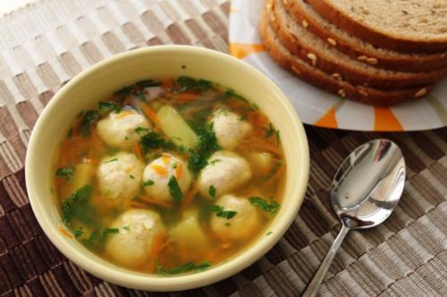 Куриный суп с фрикадельками