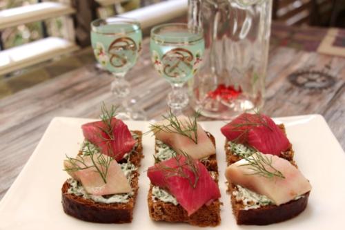 Бутерброды с селедкой