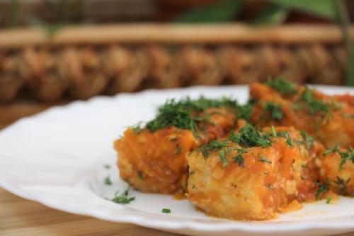 Рыба тушеная в томатном соусе