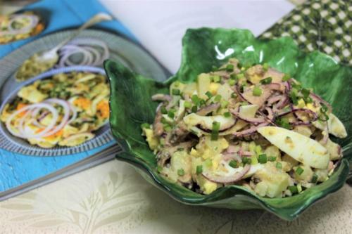 Картофельный салат с яйцами и сардинами