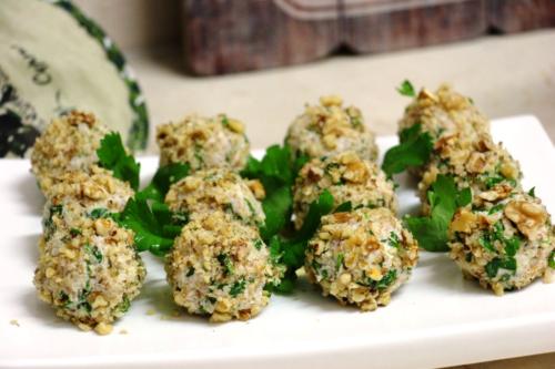 Закусочные шарики из курицы с сыром