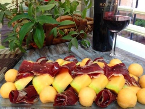 Дыня с прошутто