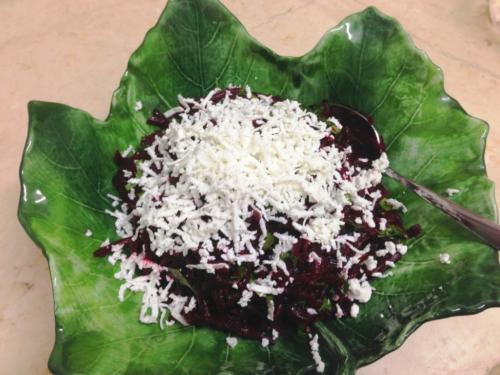 Салат из свеклы с сыром фета