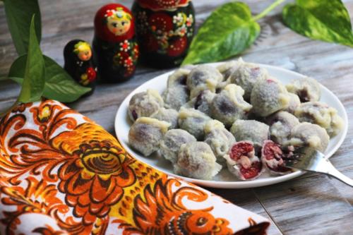 Супер-ленивые вареники с вишней