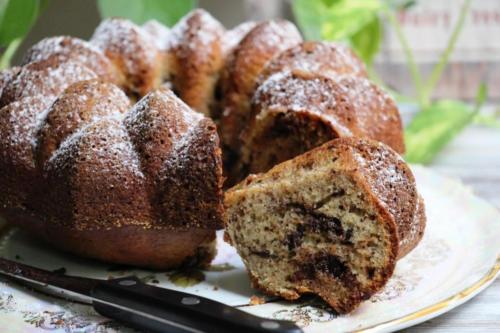 Банановый кекс с тхиной и шоколадом