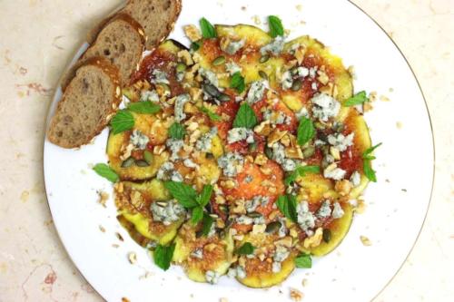 Карпаччо из инжира и голубого сыра