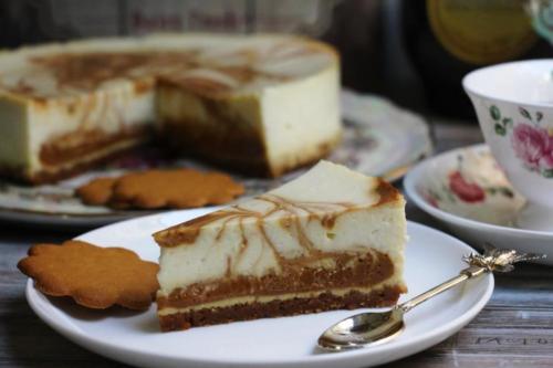 Чизкейк с карамелью на кофейном корже