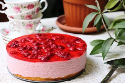 Супер нежный малиново-йогуртовый торт