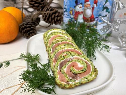 Рулет из кабачков с лососем