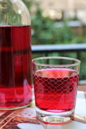 Лимонад из фиолетового базилика