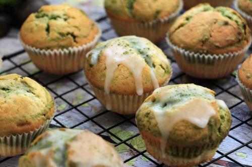 Мраморные маффины с чаем матча